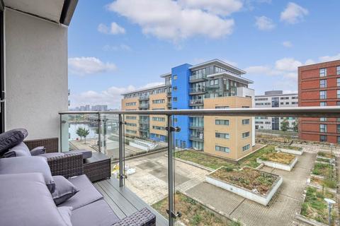 2 bedroom flat for sale, Drift Court, Basin Approach, London