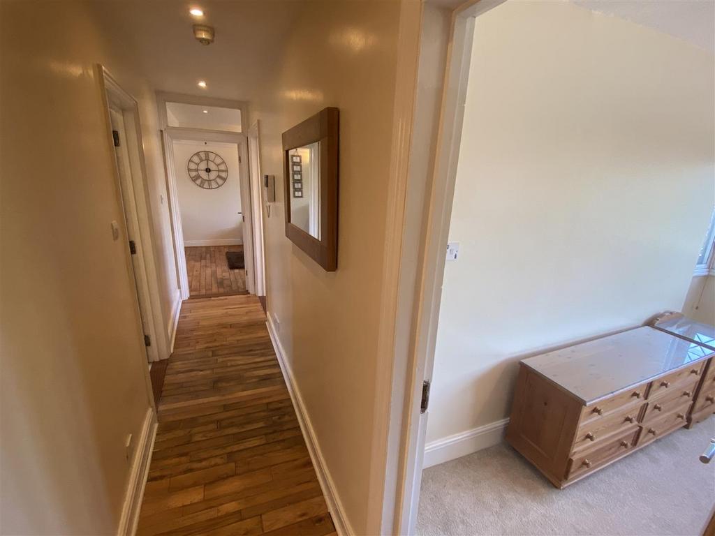 Hallway.JPG