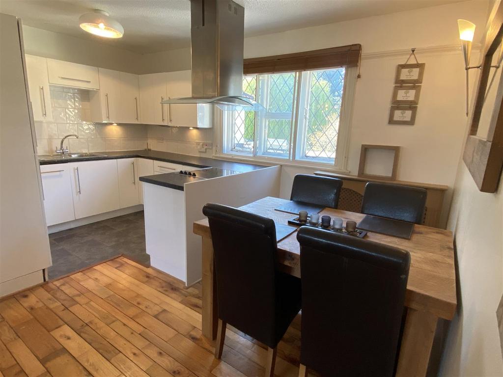 Dining Kitchen.JPG