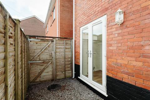 2 bedroom semi-detached house for sale, Threshers, Crediton, EX17