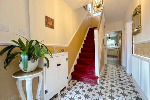 77 Cadman Crescent, Wolverhampton, WV10 0SH