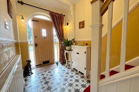 77 Cadman Crescent, Wolverhampton, WV10 0SH