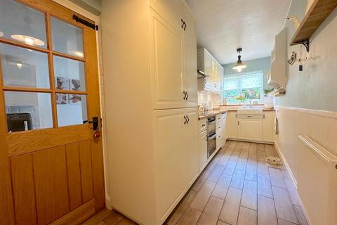 77 Cadman Crescent, Wolverhampton, WV10 0SH