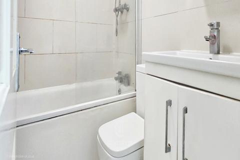 2 bedroom flat for sale, Murchison Road, London E10 6LX