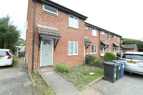 3 bedroom terraced house to rent, Redhouse Close, High Wycombe HP11