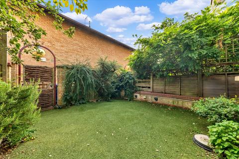 6 bedroom end of terrace house for sale, Brookside, Cambridge, Cambridgeshire, CB2.