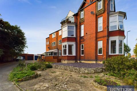 3 bedroom flat for sale, West Avenue, Filey