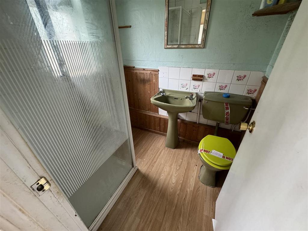 Downstairs Bathroom