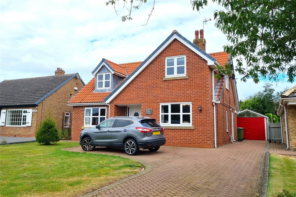 Main Road, Sproatley, East Yorkshire... 4 bed detached house for sale