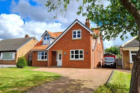 4 bedroom detached house for sale, Main Road, Sproatley, East Yorkshire, HU11