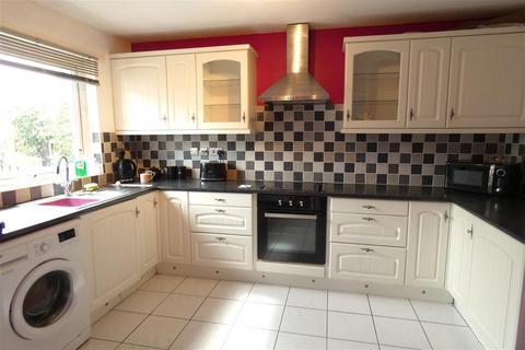 3 bedroom terraced house for sale, Camuset Close, Hakin, Milford Haven