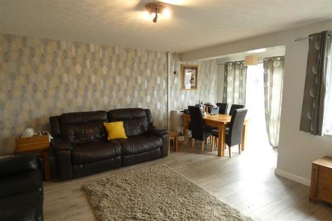 3 bedroom terraced house for sale, Camuset Close, Hakin, Milford Haven