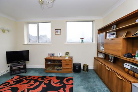 2 bedroom flat for sale, Ensbury Park Road, MOORDOWN