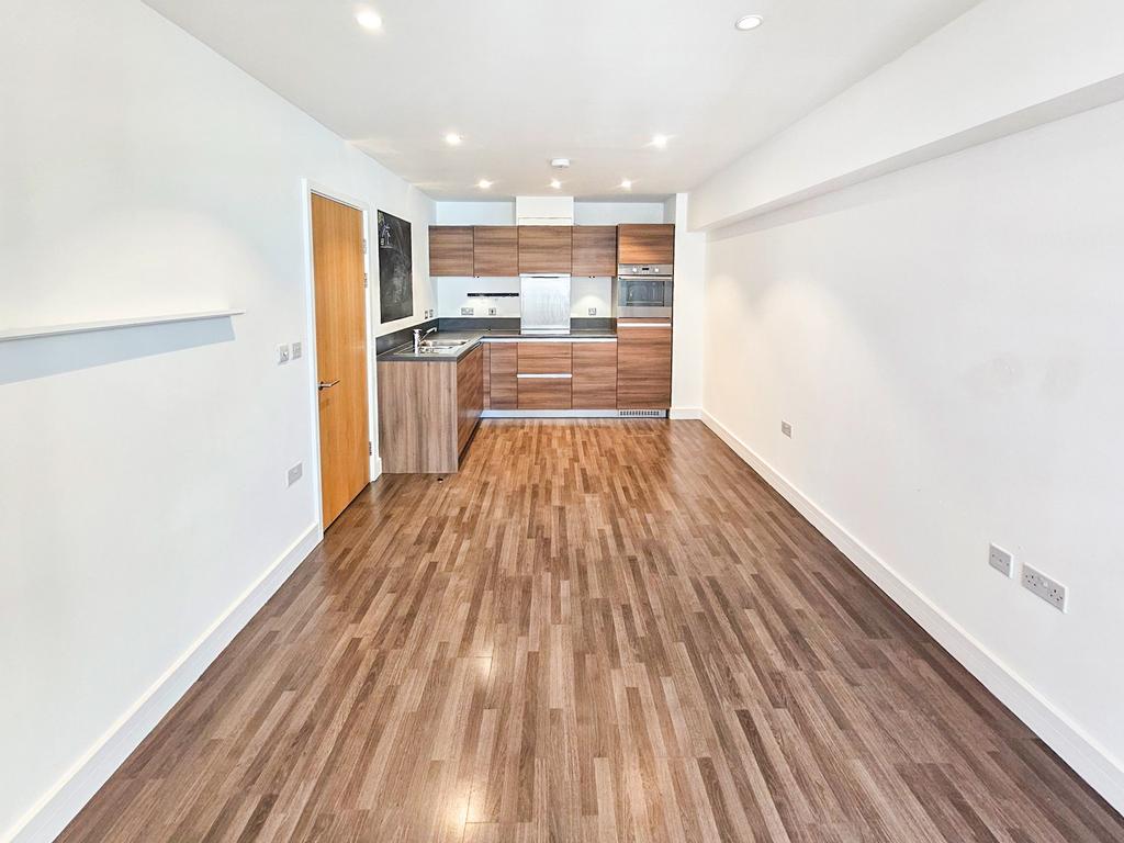 Canning Town, London, E16 2 bed flat for sale £424,950