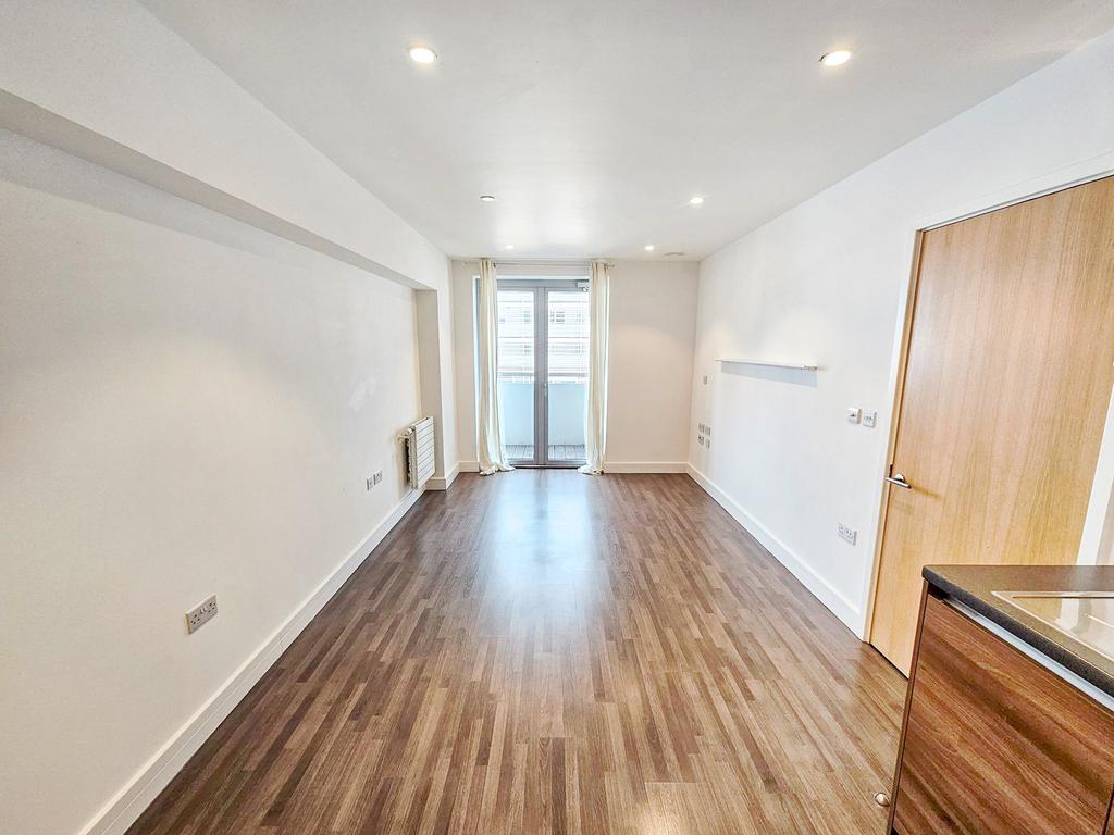 Canning Town, London, E16 2 bed flat for sale £424,950