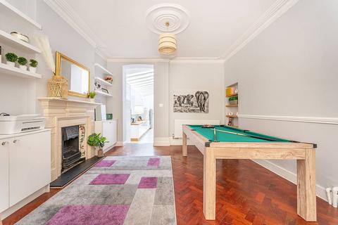 55 Chatsworth Gardens, London, W3 9LP