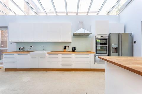 55 Chatsworth Gardens, London, W3 9LP