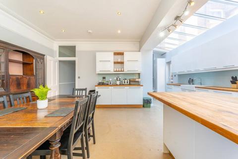 55 Chatsworth Gardens, London, W3 9LP