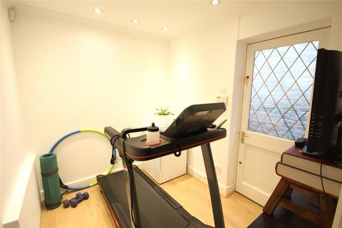 3 Pinecroft Crescent, Barnet, EN5 2NX