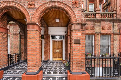 2 bedroom flat to rent, Courtfield Road, South Kensington, London