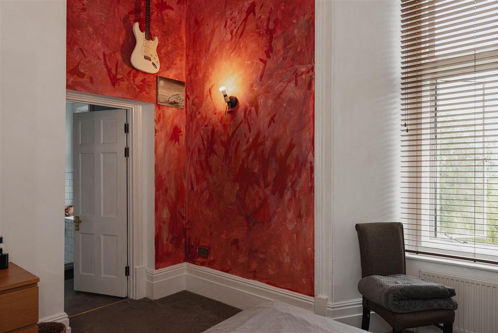 Royal Earlswood Park, Redhill 1 bed apartment to rent £1,500 pcm (£