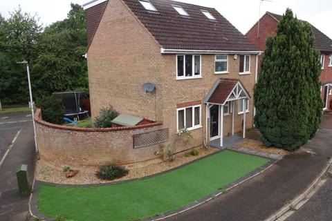 5 bedroom detached house for sale, Harveys Hill, Luton, Bedfordshire, LU2