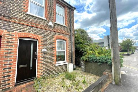 1 bedroom house of multiple occupation to rent, Walnut Tree Close, Guildford, Surrey, GU1