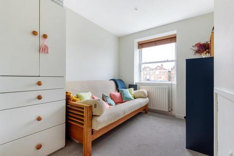 2 bedroom flat for sale, Bychurch End, Church Road, Teddington, TW11