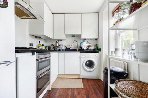 2 bedroom flat for sale, Bychurch End, Church Road, Teddington, TW11