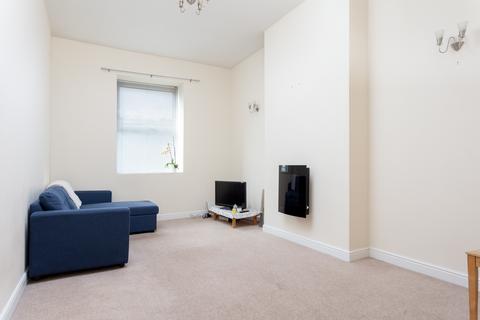 4 bedroom end of terrace house for sale, Copley Hall Terrace, Halifax HX3