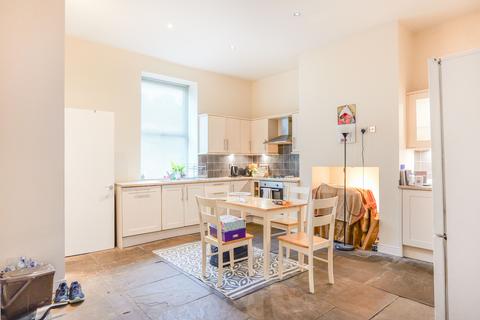 8 bedroom end of terrace house for sale, Copley Hall Terrace, Halifax HX3