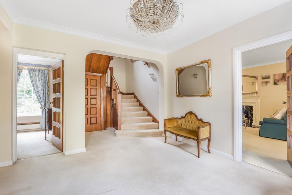 Pine Glade Orpington BR6 5 bed house to rent £6,000 pcm (£1,385 pw)