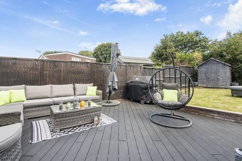 10 Fir Trees, Abridge, Romford, RM4 1DG