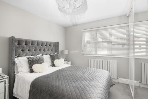10 Fir Trees, Abridge, Romford, RM4 1DG