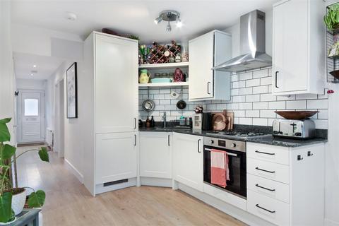 2 bedroom maisonette for sale, Dinton Road, Colliers Wood SW19