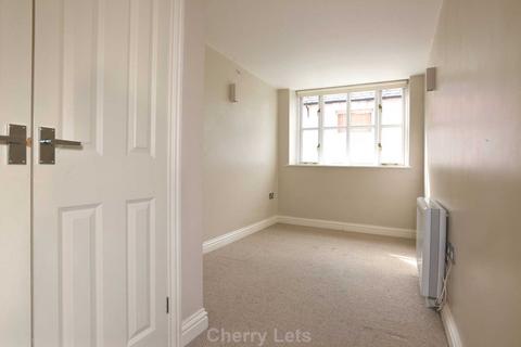 2 bedroom flat to rent, Church Lane, Banbury OX16