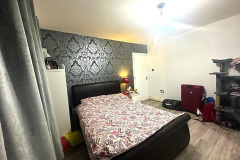 1 bedroom in a house share to rent, Maybank Avenue, Wembley