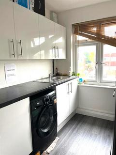 1 bedroom in a house share to rent, Maybank Avenue, Wembley