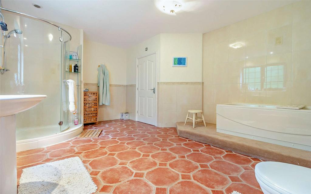 Main Bedroom Suite