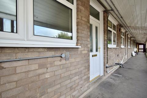 3 bedroom flat for sale, Radstone Walk, Rowlatts Hill, Leicester, LE5