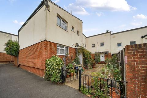 3 bedroom terraced house for sale, Robin Place, Watford WD25