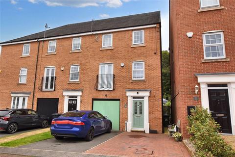 3 bedroom townhouse for sale, Edward Close, Pudsey, West Yorkshire