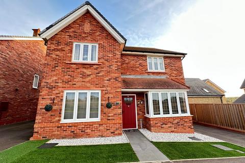 4 bedroom detached house to rent, Home Farm Drive, Northampton NN2