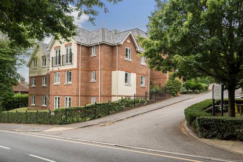 2 bedroom flat for sale, Baden Powell Court, Godalming GU7