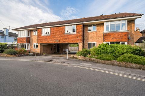 2 bedroom flat for sale, Station Road, Shalford, GU4