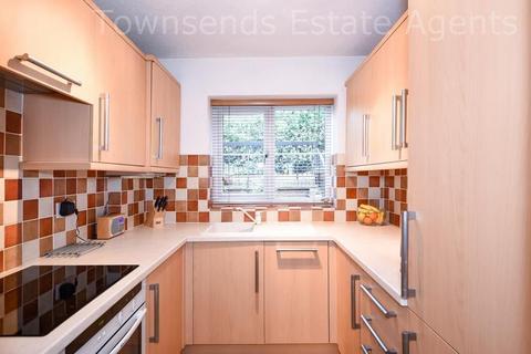 2 bedroom flat to rent, Murray Road, Northwood HA6