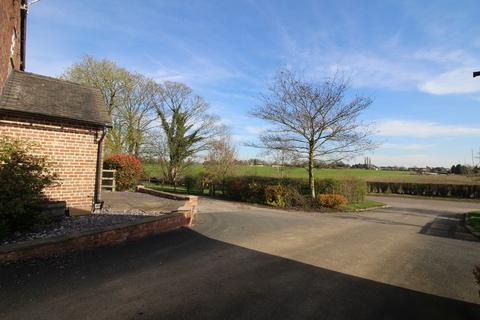 2 bedroom barn conversion to rent, Whites Lane, Weston, CW2