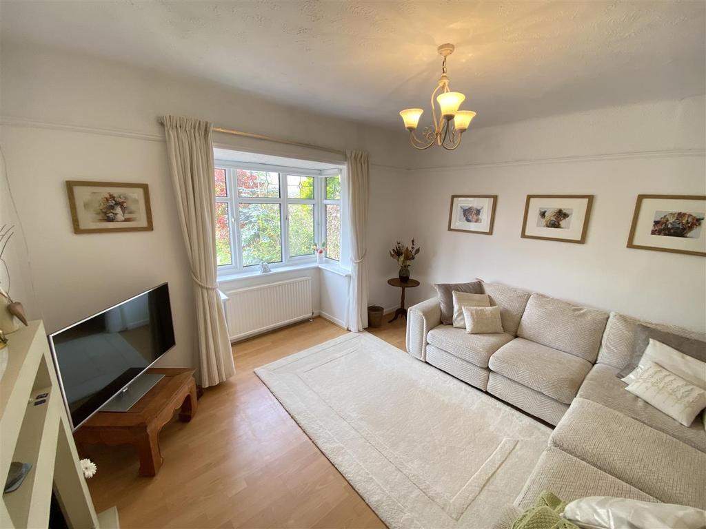 Oaklea Road, Irby, Wirral 3 bed detached bungalow to rent £1,300 pcm