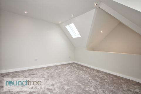2 Southfields, London, NW4 4ND