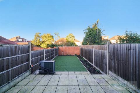 2 Southfields, London, NW4 4ND